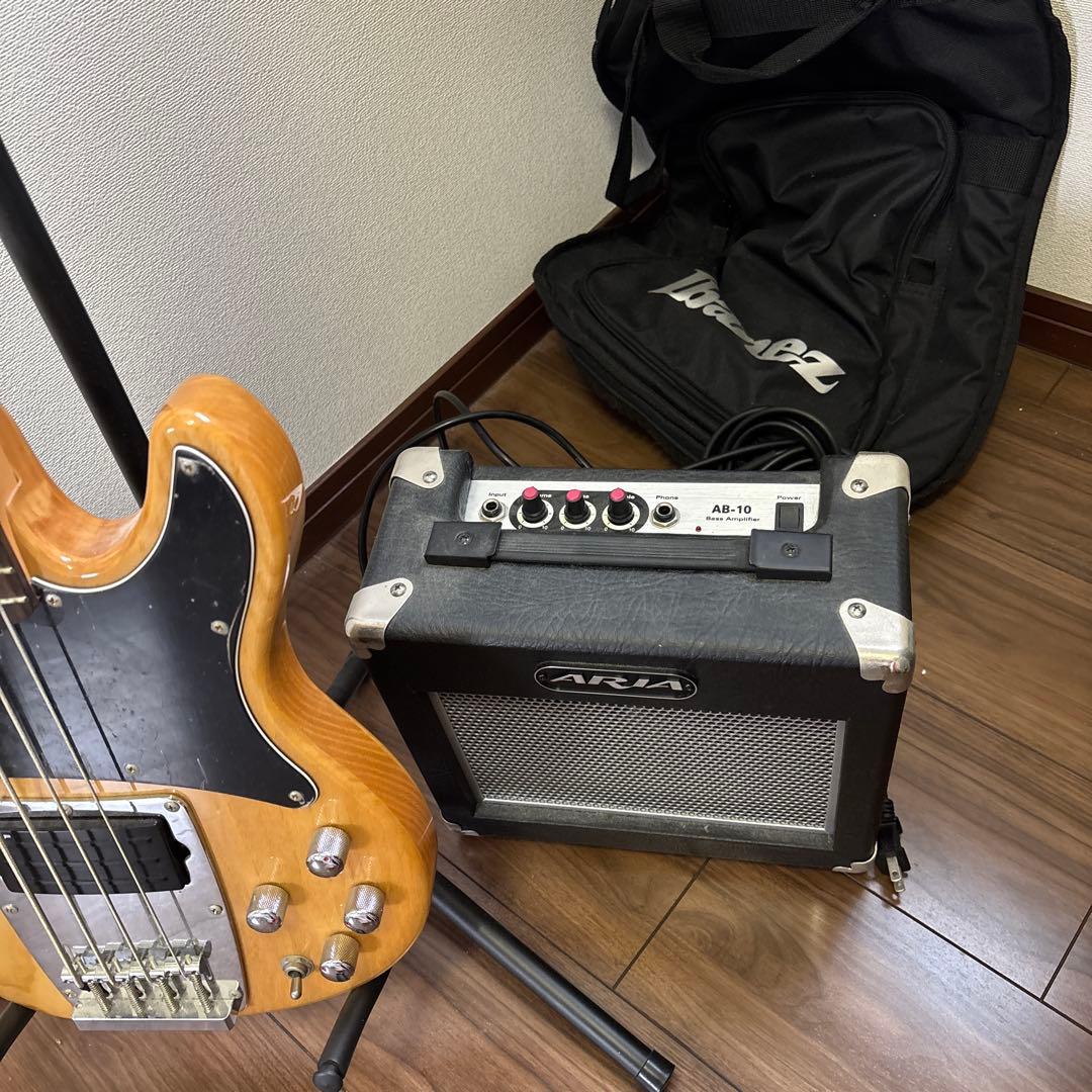 ベースとアンプのセット
