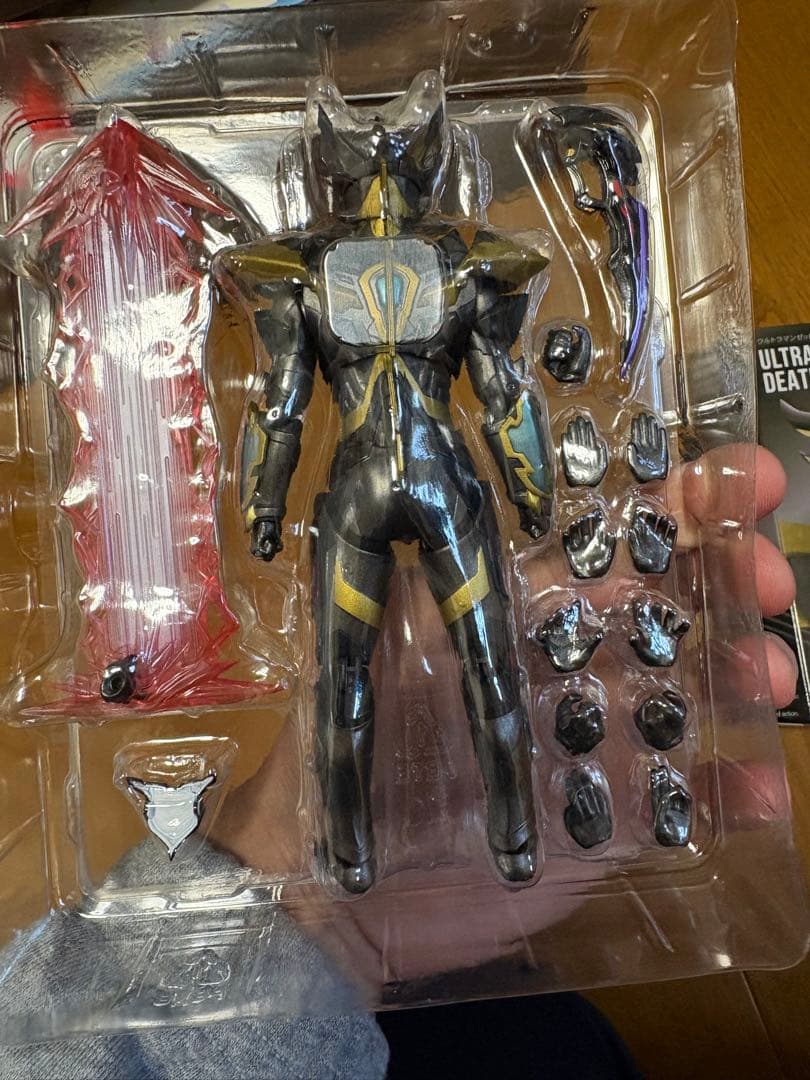 ウルトラマンゼット　デスシウムライズクロー