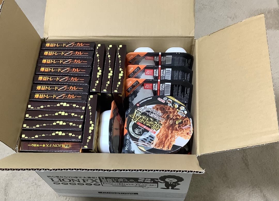 合計69食　ヒロセ通商レトルトカレー4種34食、ごはん34食、カップ焼きそば1食