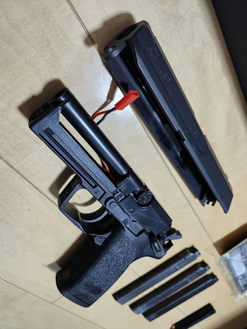 《送料無料》H&K USP 電動ガンカスタム マガジン3本付き　ジャンク