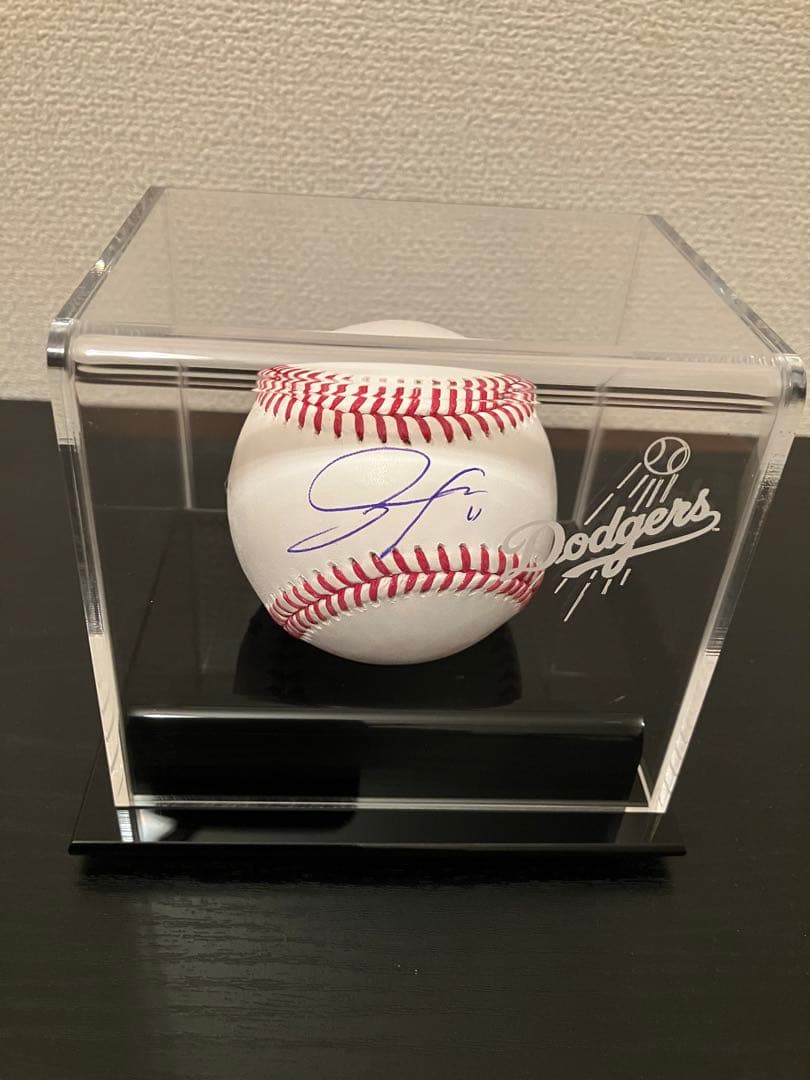 ドジャース 佐々木朗希　サインボール　ケース付 優勝　大谷 fanatics