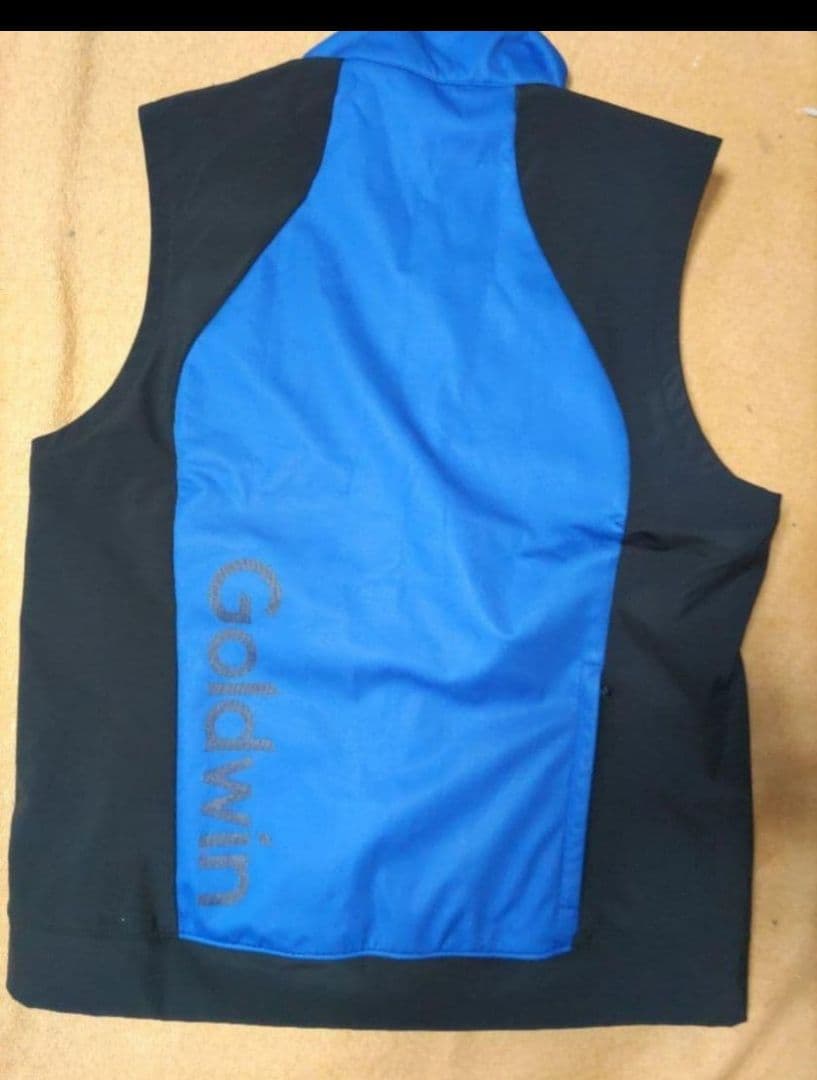 新品タグ付き 未使用保管品 ゴールドウイン GOLDWIN VEST