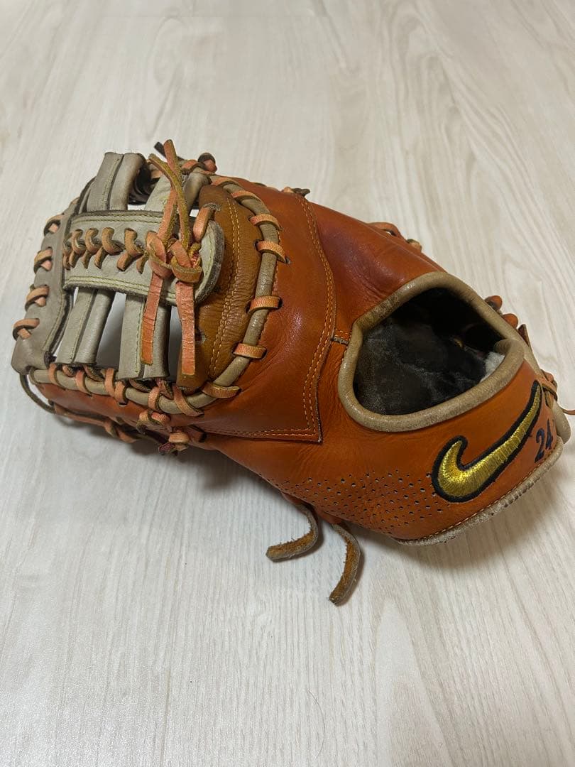 ナイキ　ファーストミット　左投げ