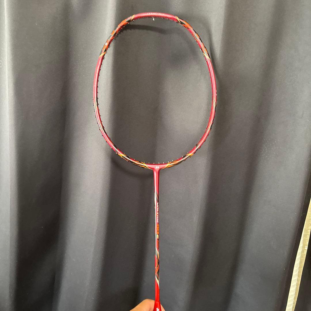 バドミントンラケット。 ボルトリック80イーチュン　3U 5です。