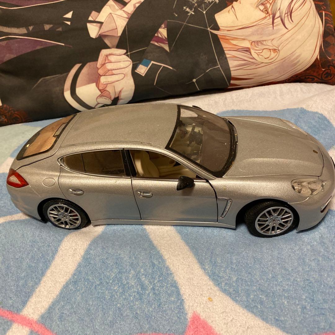 ポルシェ シルバー モデル