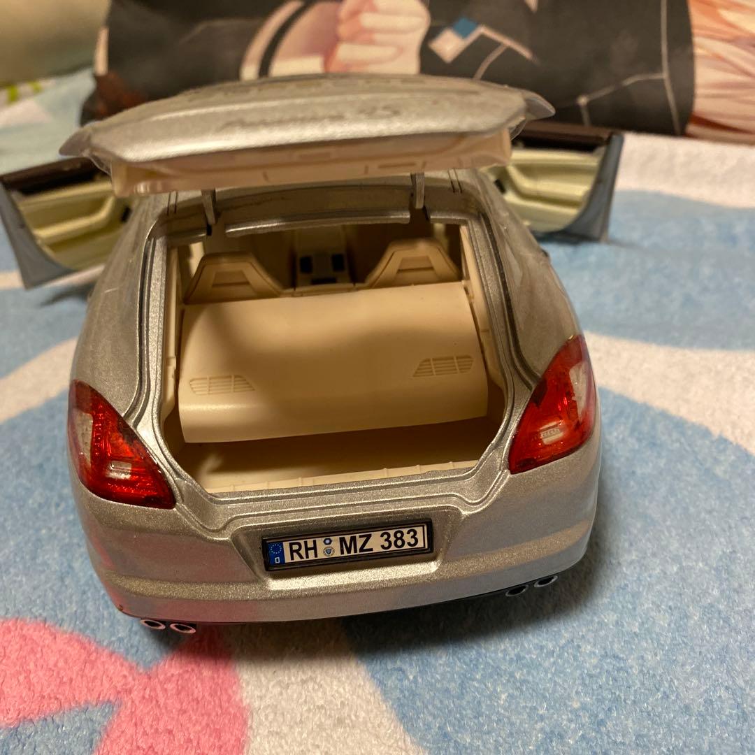 ポルシェ シルバー モデル