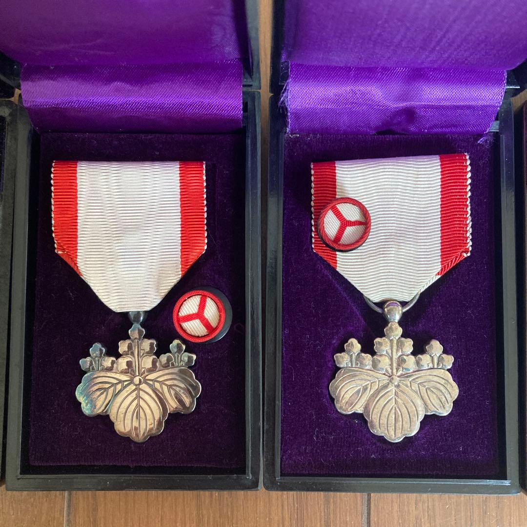 勲八等白色桐葉章