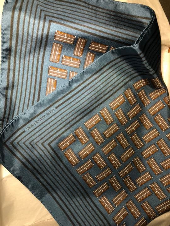 LOUIS VUITTON ハンカチ