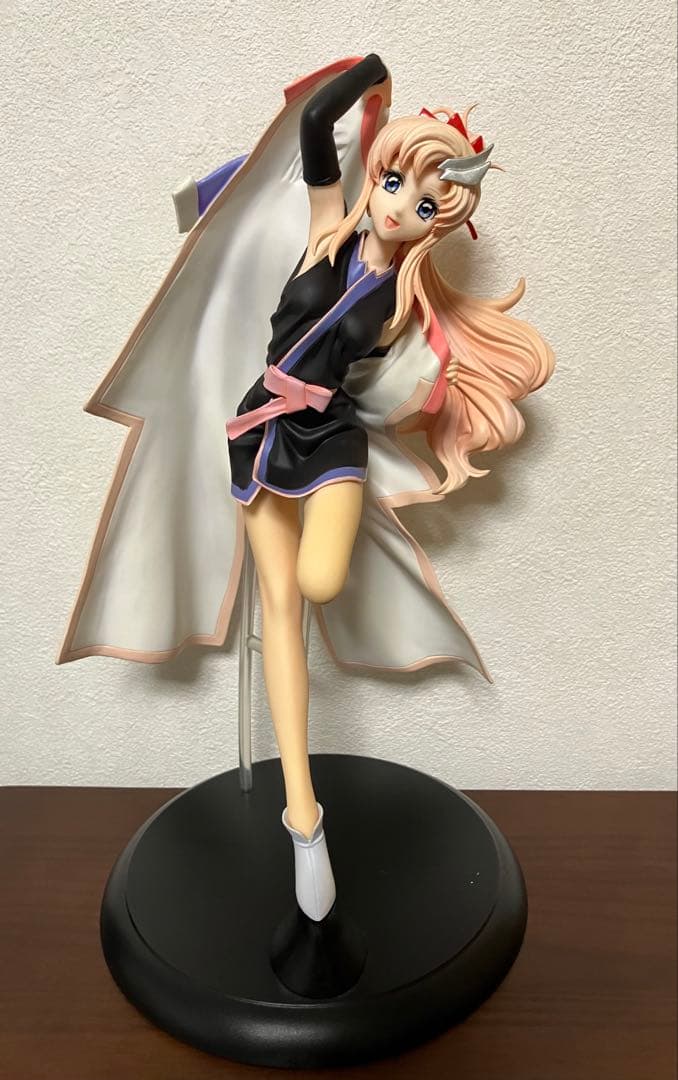 ガンダムSEED DESTINY ラクス・クライン 艦長服キャラホビ2008限定