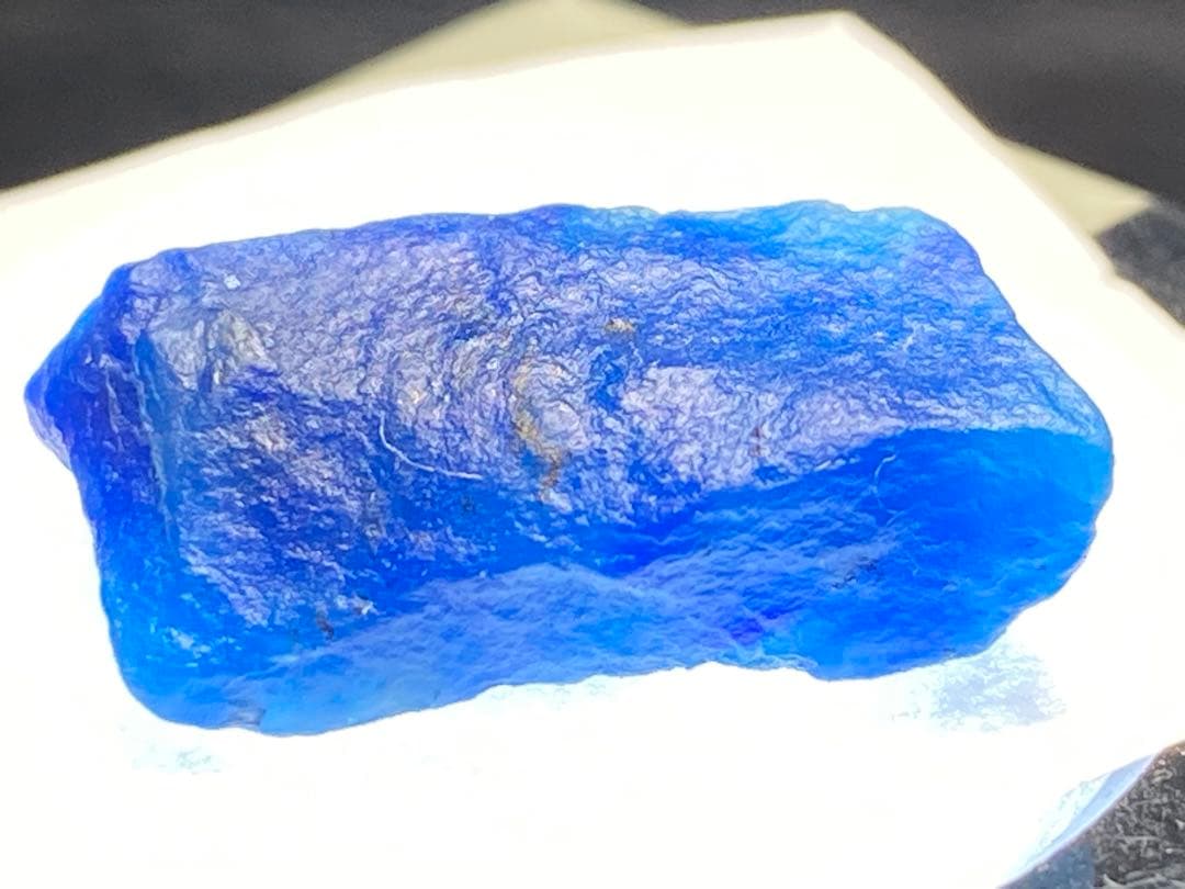 ハユーン　アウイン　アウイナイト　10.35ct 原石