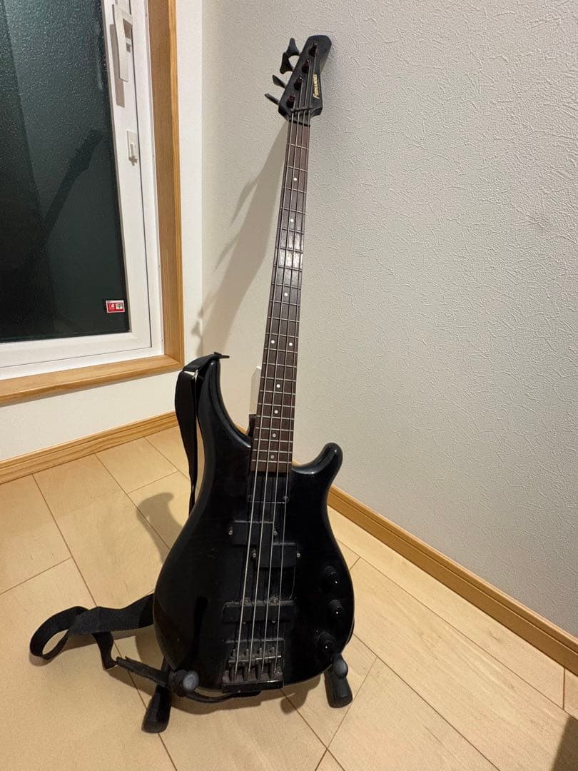 エレキベースとVOXアンプセット