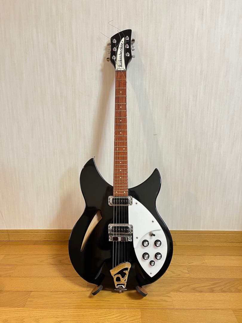 【限定値下げ】純正ハードケース付 Rickenbacker 330 2000年製