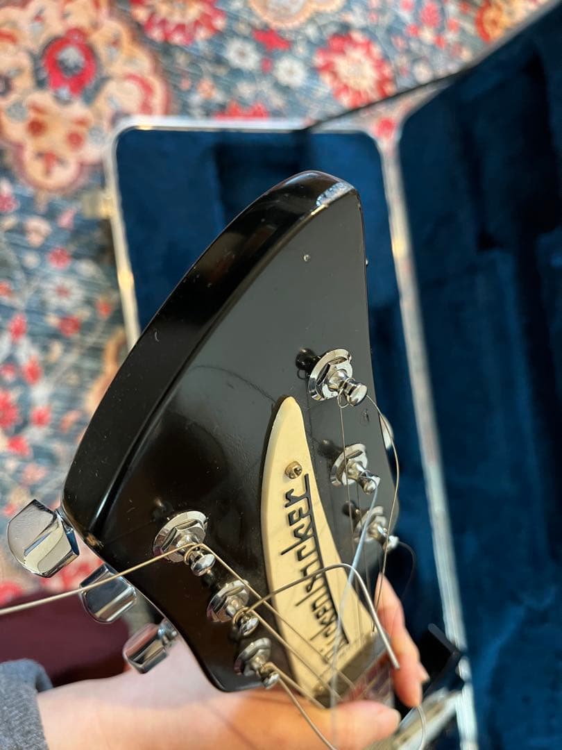【限定値下げ】純正ハードケース付 Rickenbacker 330 2000年製