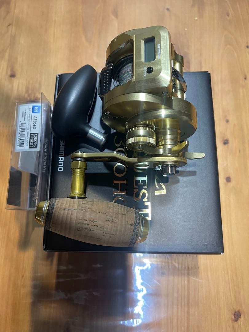 SHIMANO CONQUEST 300 ベイトリール ゴールド