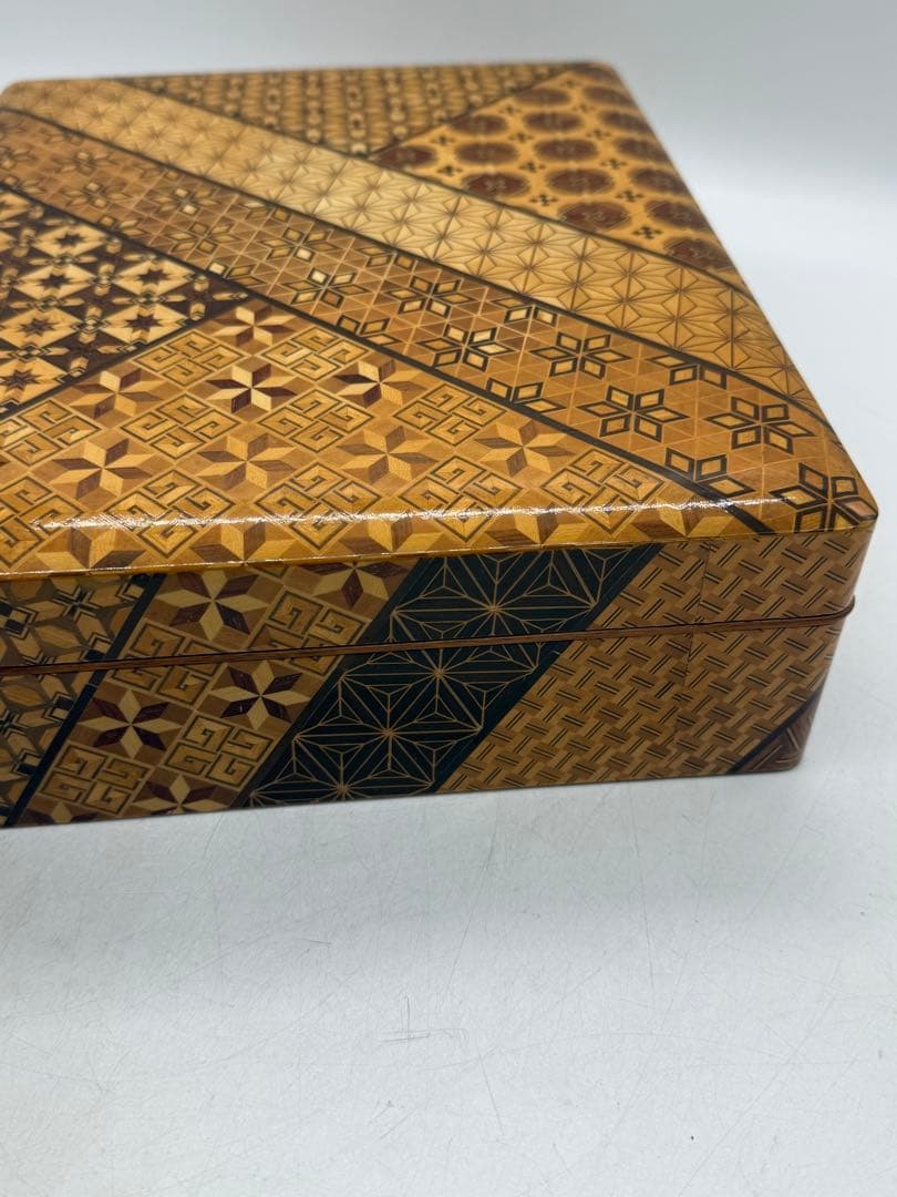美品　寄木細工　収納箱　送料込み251020