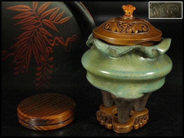 古上野 三足 香炉 黄楊木彫刻火屋 台 香合付(K-A812)