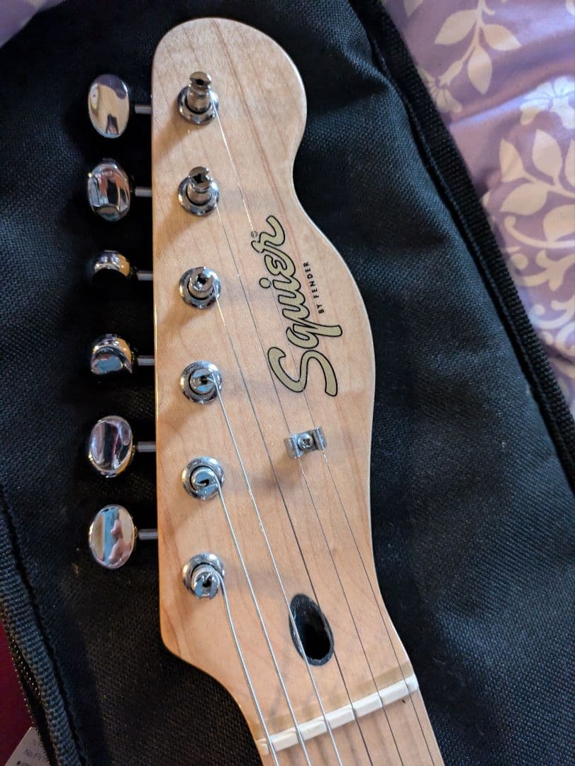 Squier ストラトキャスター ピンク