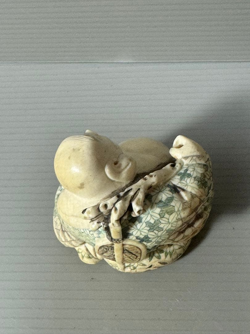 2122 骨董　根付布袋様七福神　根付彫刻煙草入れ　時代物