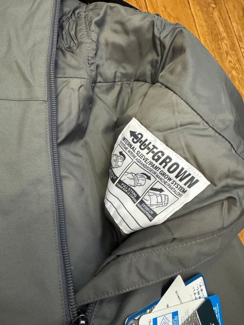 Columbia 子ども用スキーウェア グレー