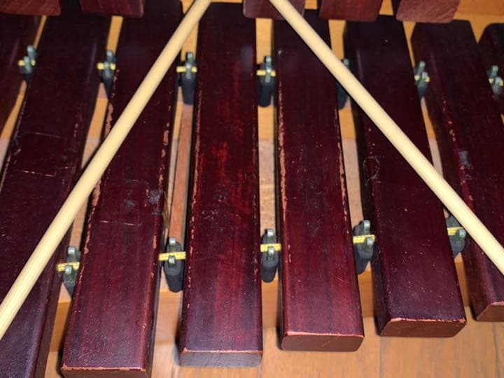 【値下げ】【美品】本格的な木琴❗️SUZUKI木琴　マレット付き