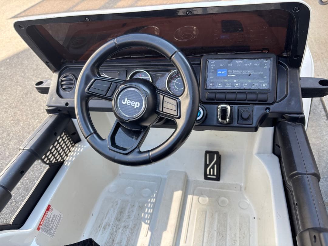 Jeep Rubicon 電動乗用車 ホワイト