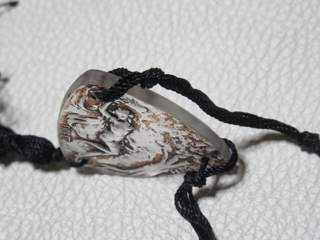 美品1924年作定価22万◆ネ・ラリック『FIORET』ペンダント 黒パチネ彩色