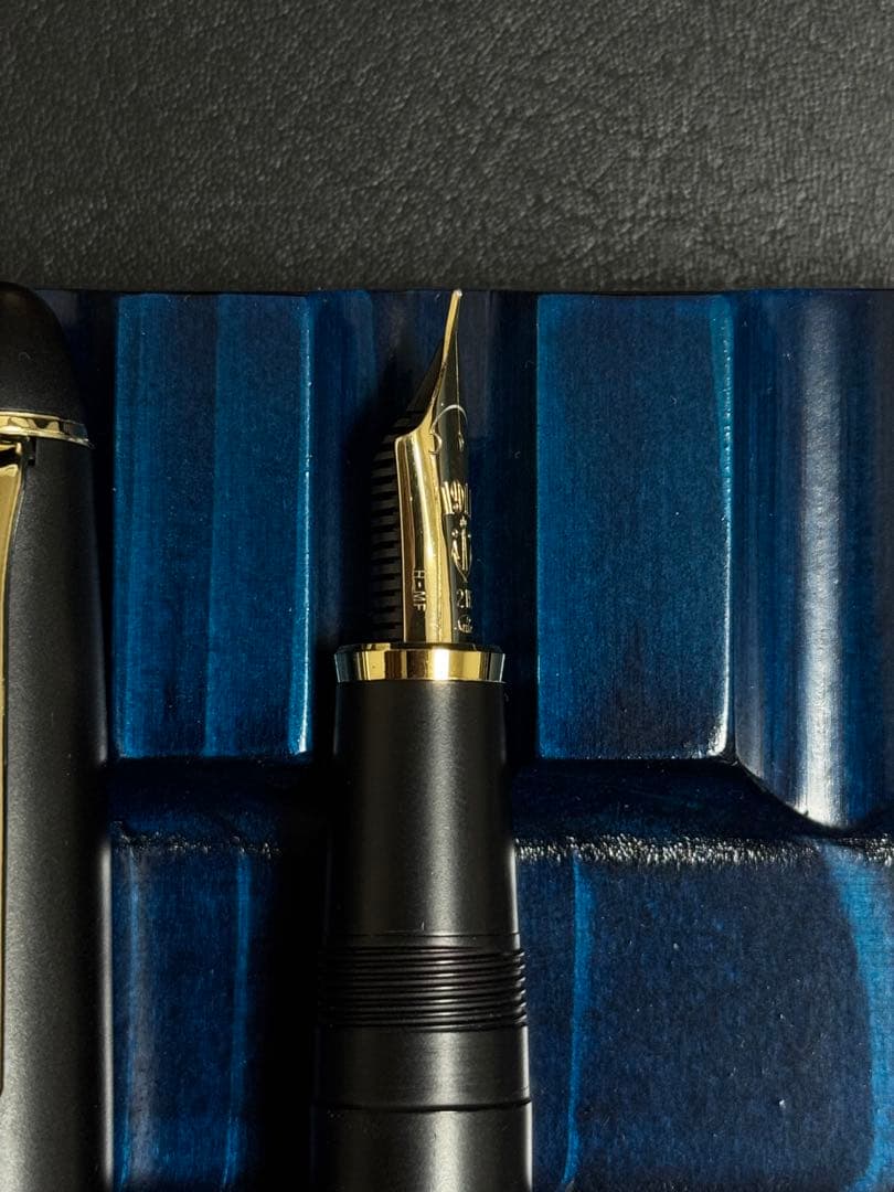 セーラー 万年筆 プロフィット21 旧型 梨地(マットブラック) MF(中細)