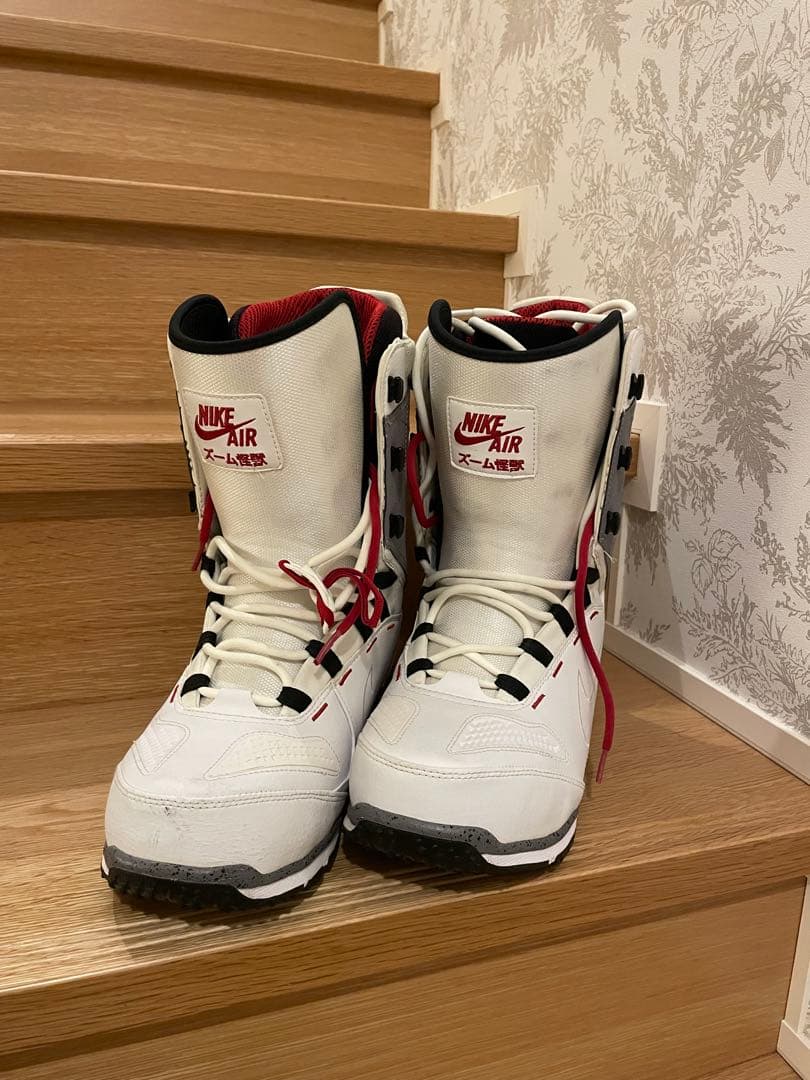 Nike Air スノーボードブーツ ズーム　怪獣　US 9 ホワイト/レッド
