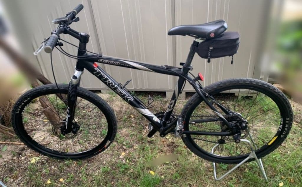 トレック　マウンテン　4300アルミ　ブラックマットカラー