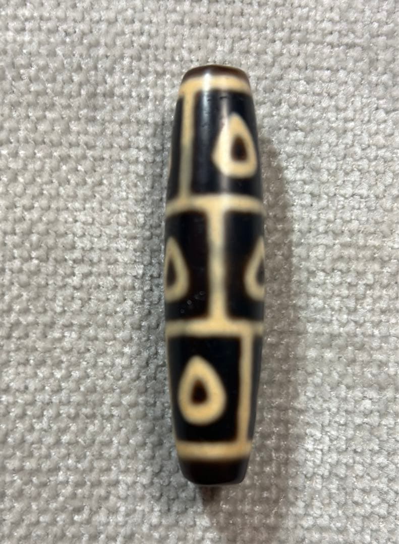 上肯天珠　仏心九眼天珠　2／送料込　匿名発送／チベット　天珠