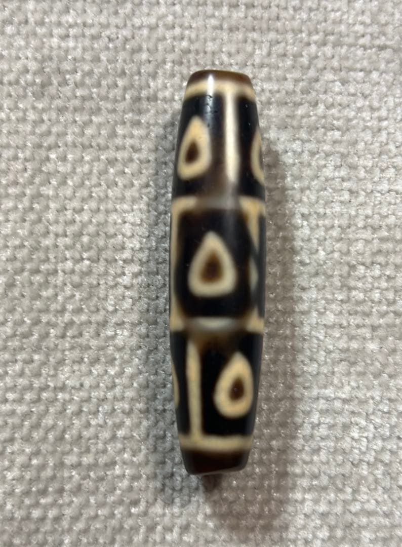 上肯天珠　仏心九眼天珠　2／送料込　匿名発送／チベット　天珠