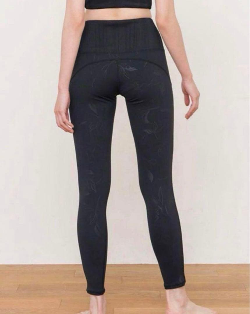 SUKALA トップスMサイズレギンスSサイズ ブラック