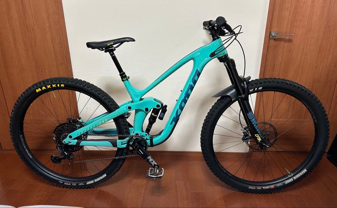 極上美品　カーボン　kona ダウンヒル　PROCESS 153 CR 29