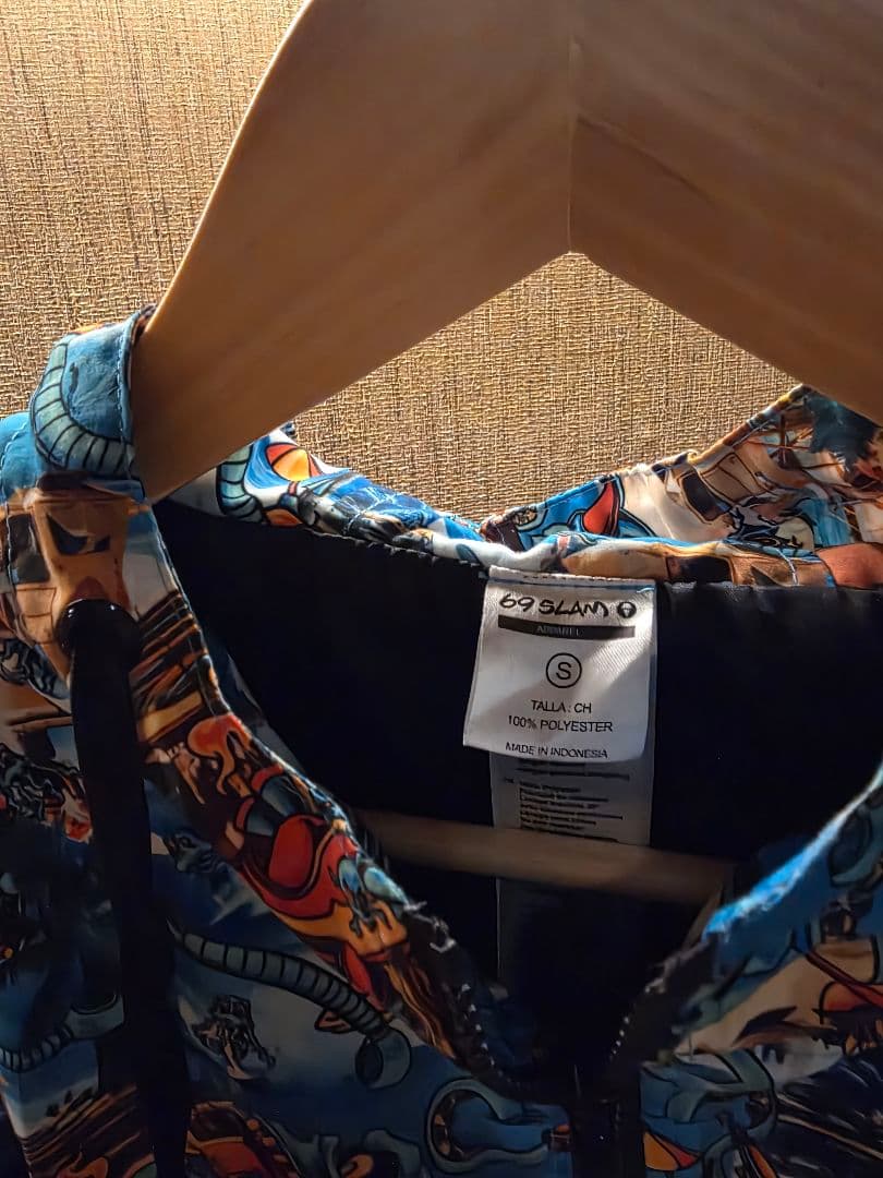 新品未使用　69slam ウインドブレーカー　Sサイズ