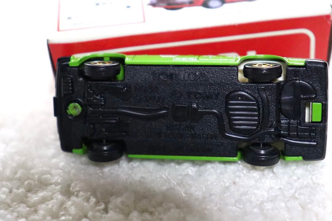 トミカ　大和デパート　日本製　ブルーバード　ワゴン　日産　赤箱　NO.34