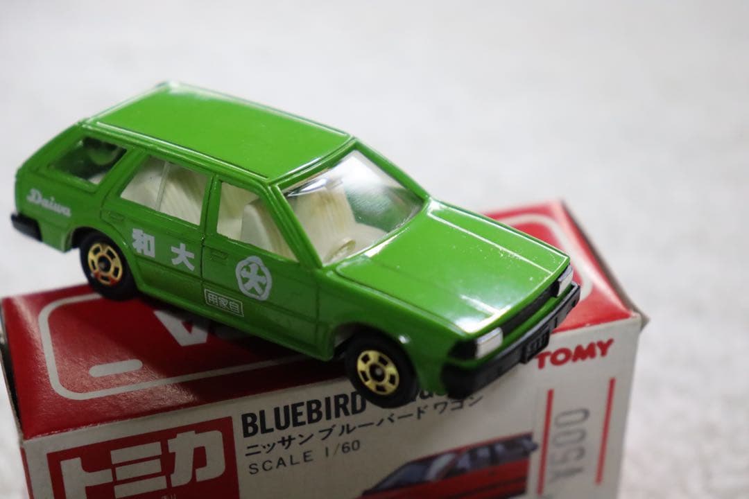 トミカ　大和デパート　日本製　ブルーバード　ワゴン　日産　赤箱　NO.34