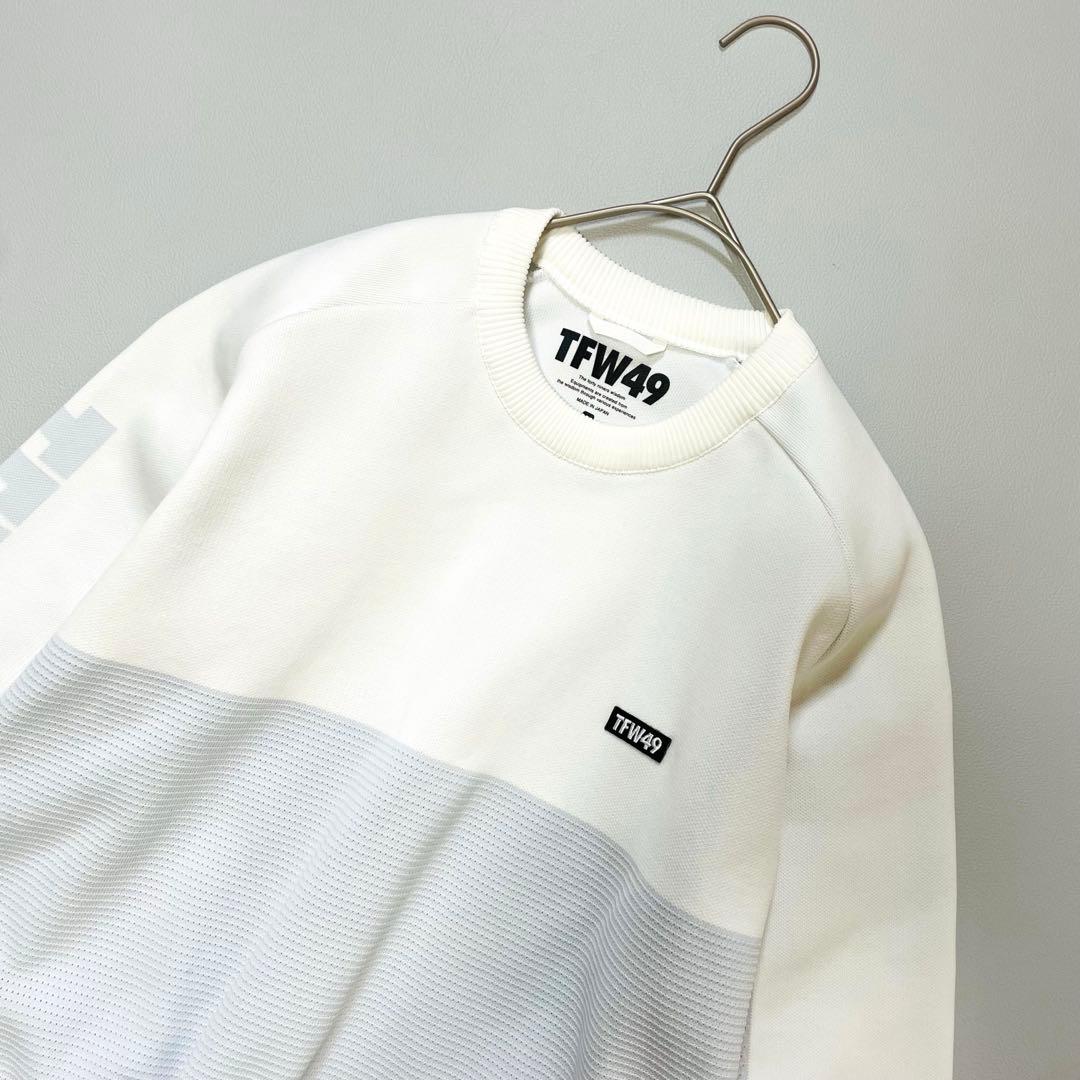 6436【美品】TFW49 クルーネックニット　セーター　軽量 厚手 保温