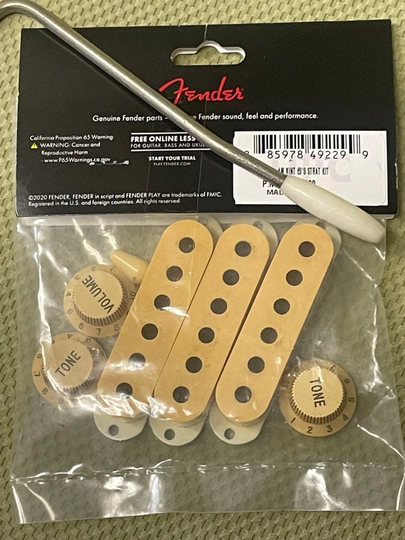 ふ*ふ様 Fender Japan ST62-55 RYL オークション形式に変