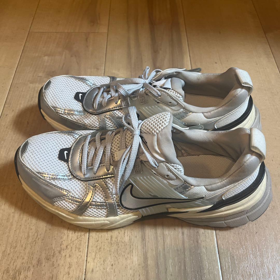 シューズ(男性用) NIKE v2k run