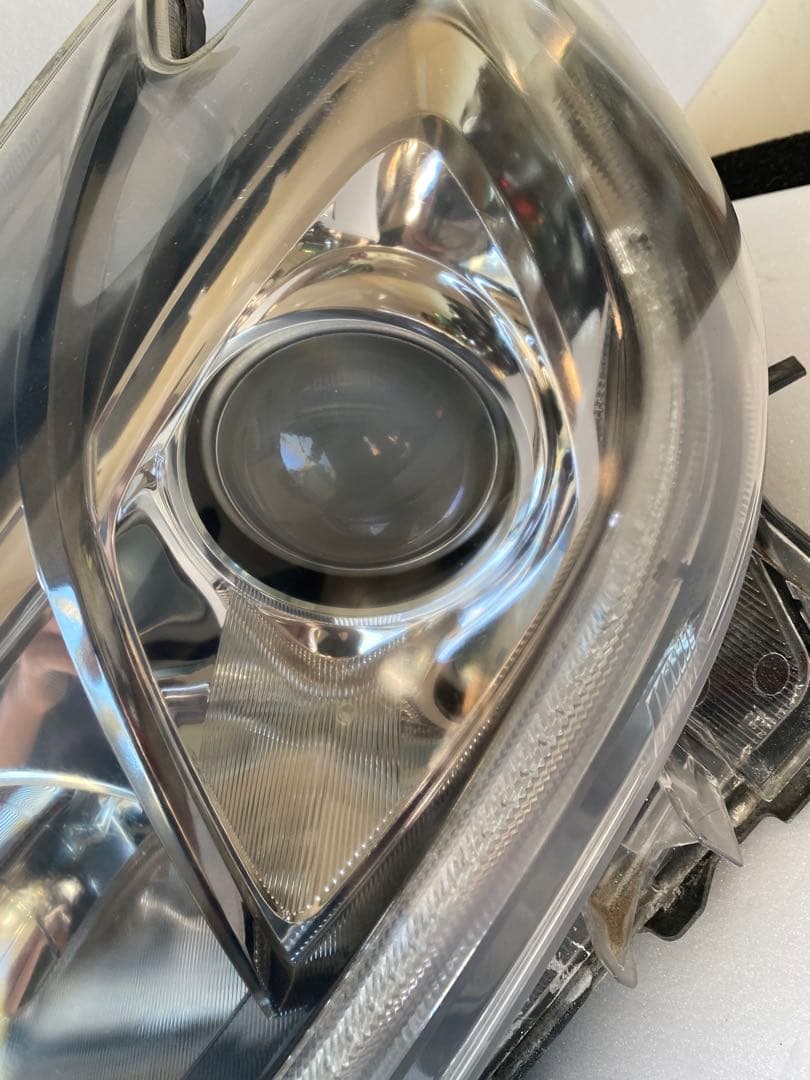 プリウス 30系 前期 純正HID ヘッドライト 左右セット