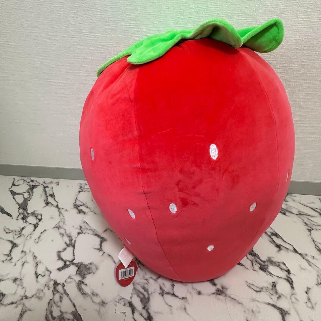 いちご型ぬいぐるみ 全2種