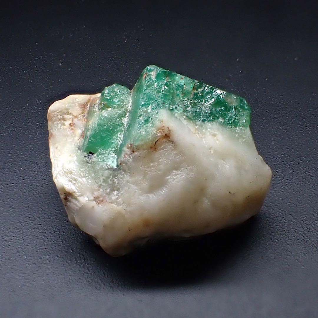 【パキスタン産】エメラルド原石