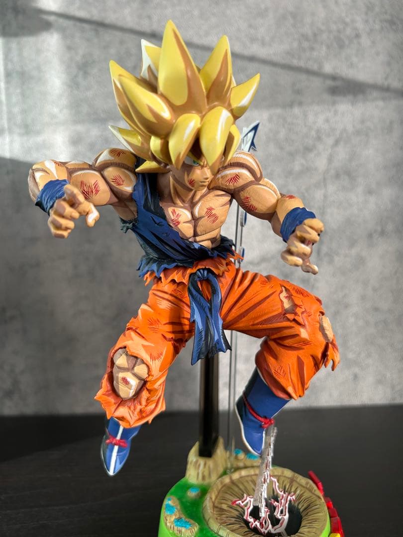 ドラゴンボール　孫悟空リペイントフィギュア　崩壊ナメック星ジオラマ台座付き