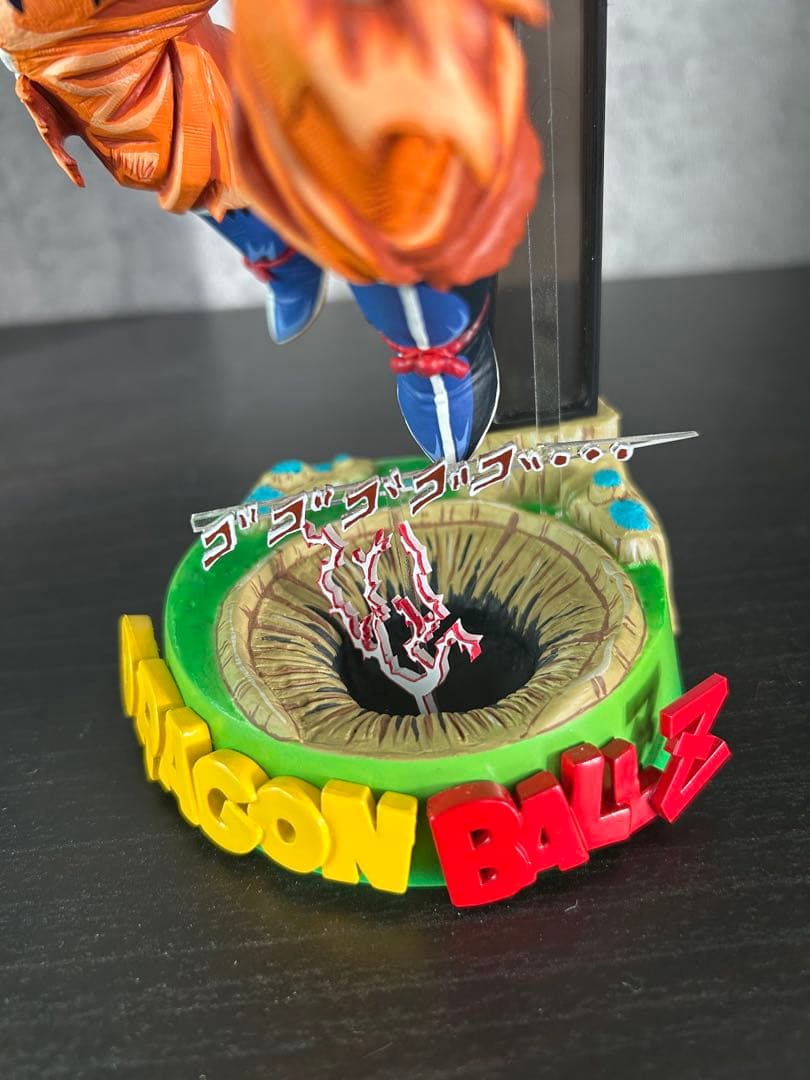 ドラゴンボール　孫悟空リペイントフィギュア　崩壊ナメック星ジオラマ台座付き