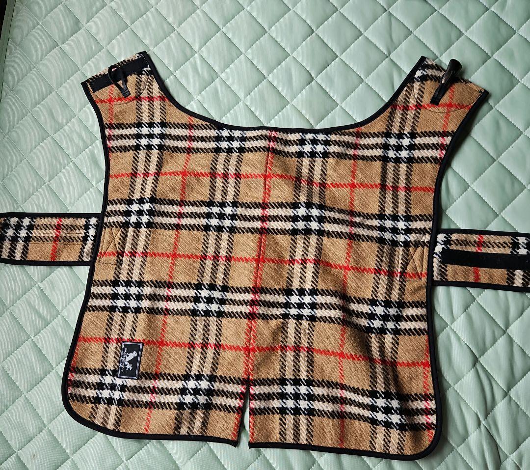 レア物　BURBERRY　LONDON ペット用品　服