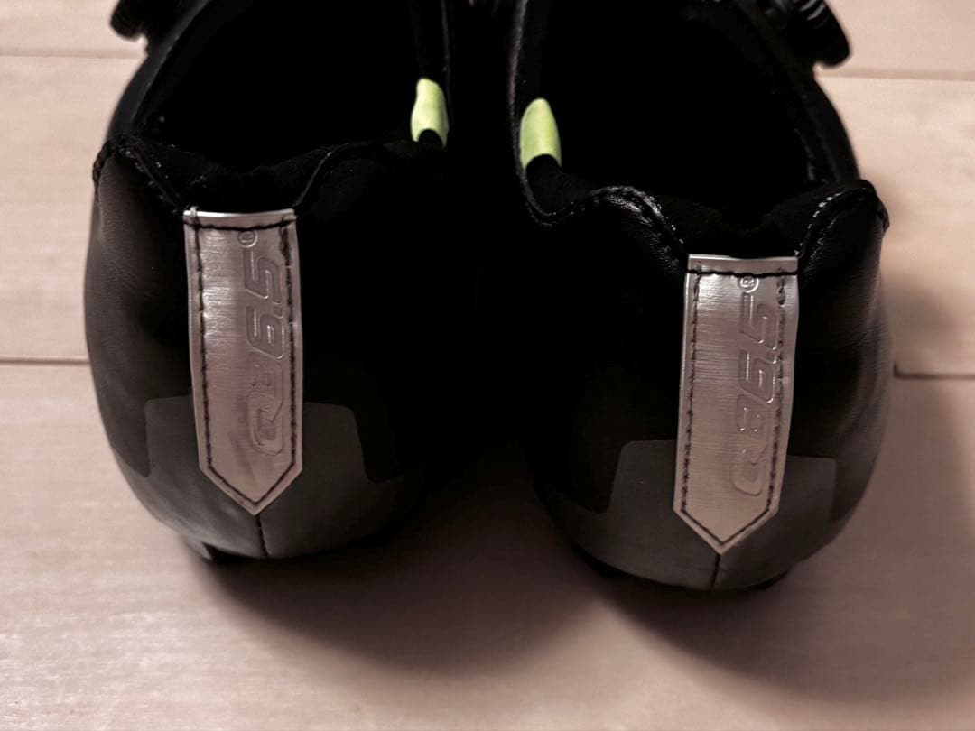 Q36.5 ユニークロード　ブラック　EU42サイズ 26.5〜27.0cm