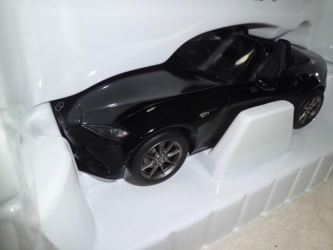 【開封品】ファースト18 1/18 マツダ ロードスター 2015 ブラック