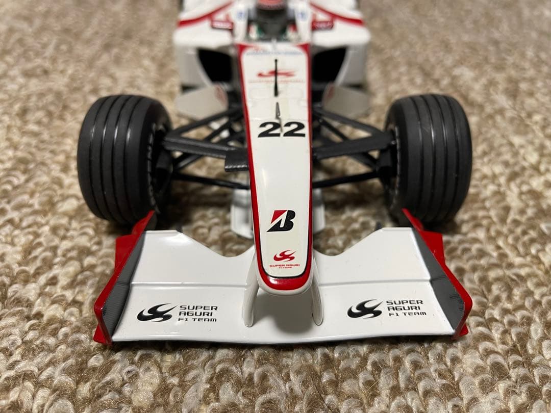 最終値下げF1 スーパーアグリ1/18 ショーカー