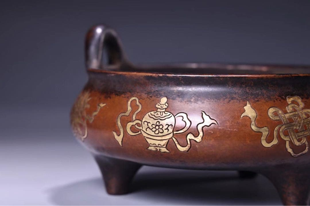 珍品旧蔵収純銅高レリーフ錾刻鎏金吉祥八宝香炉· 仏事用香炉・文房具·置物·稀少品
