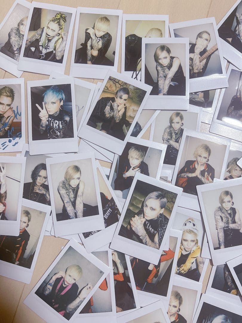 RAZOR衍龍さん サイン入りチェキセット